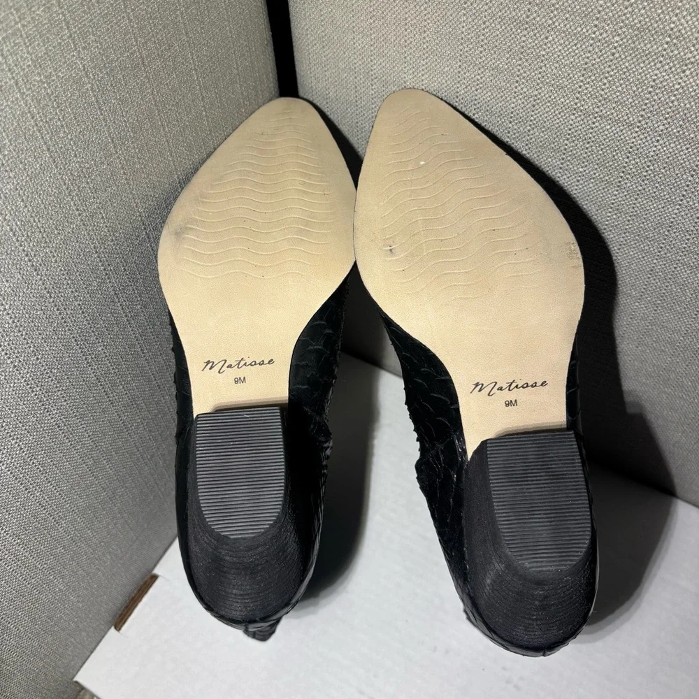 Matisse color black